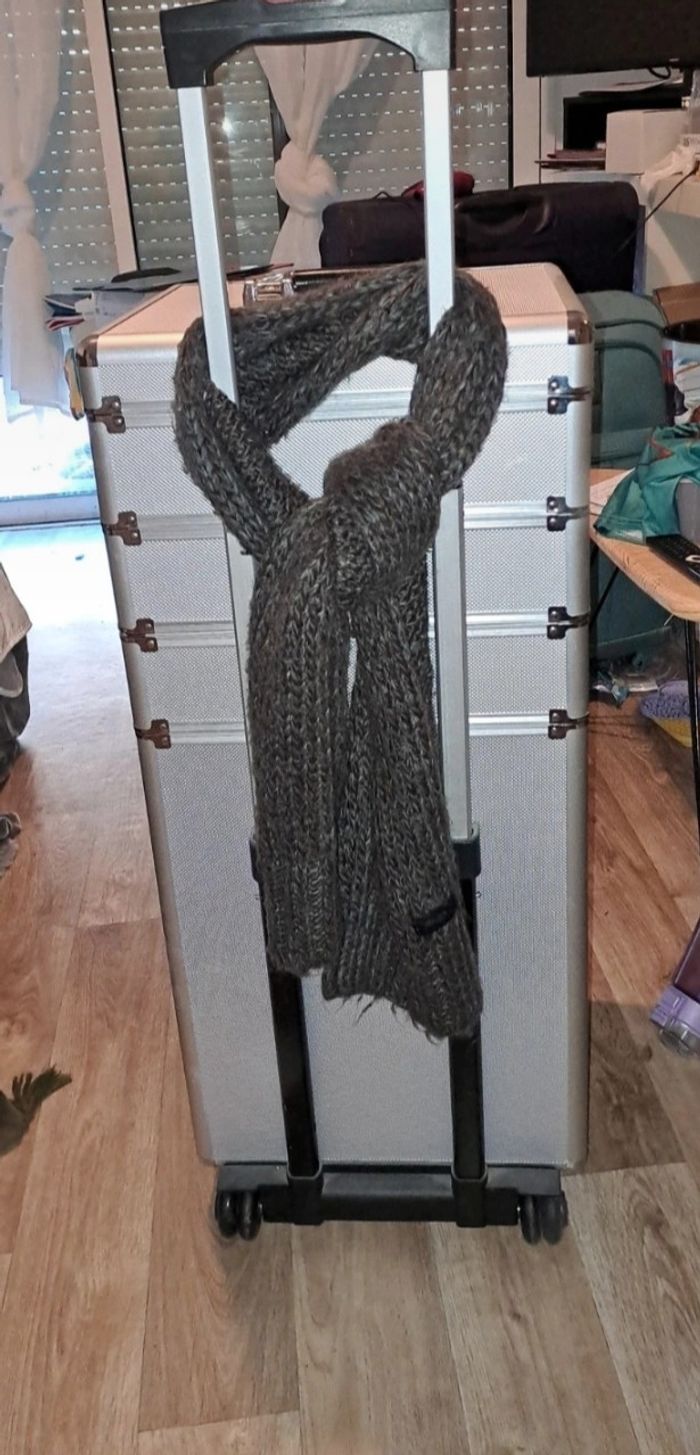 Echarpe en mailles - photo numéro 2