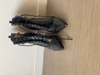 BOTTINES