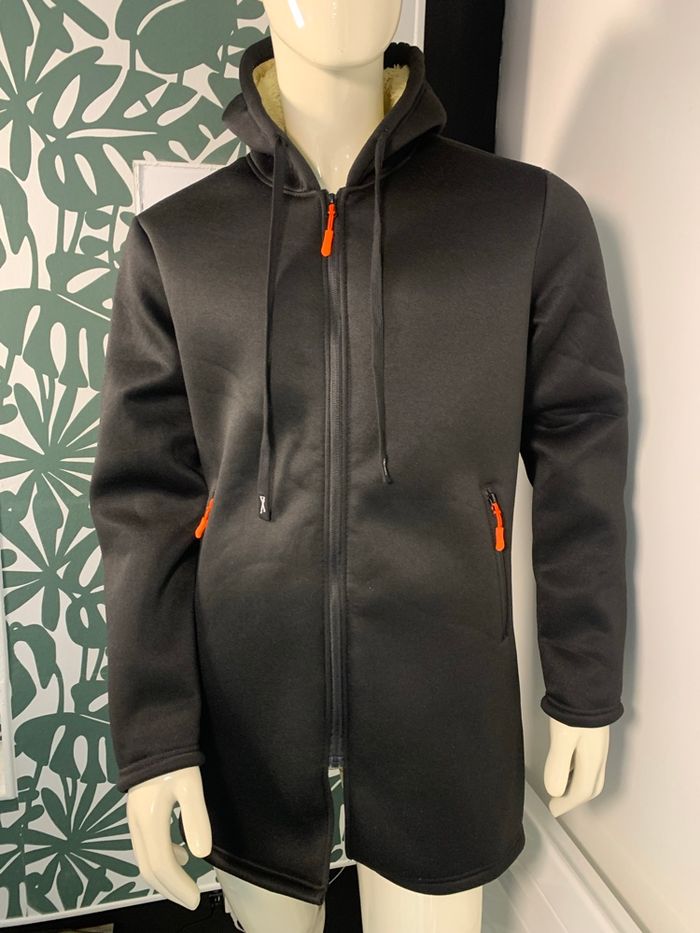 Veste à capuche long et noir - photo numéro 4