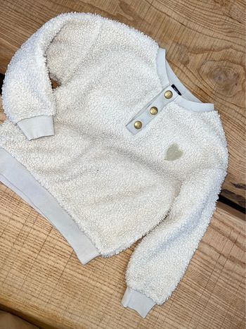 Pull sweat mouton kiabi taille 5 ans hiver crème cœur fille