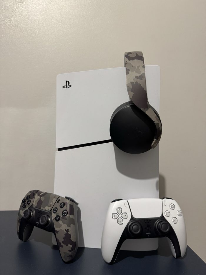 PS5 Silm