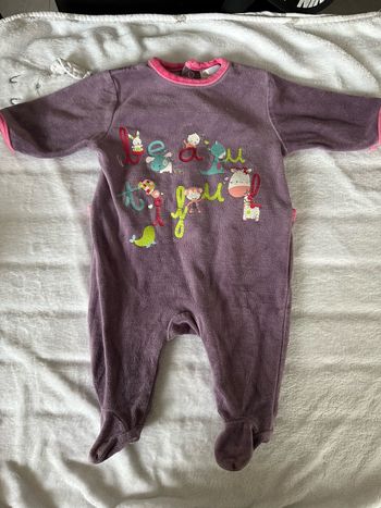 Pyjama en velours taille 3 mois