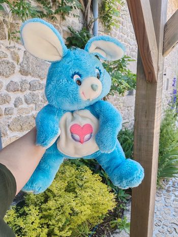 Peluche range pyjama toufou cousin des Bisounours