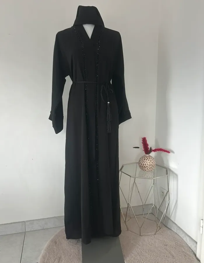 Sublime robe émiratie noire perlée neuve - photo numéro 2