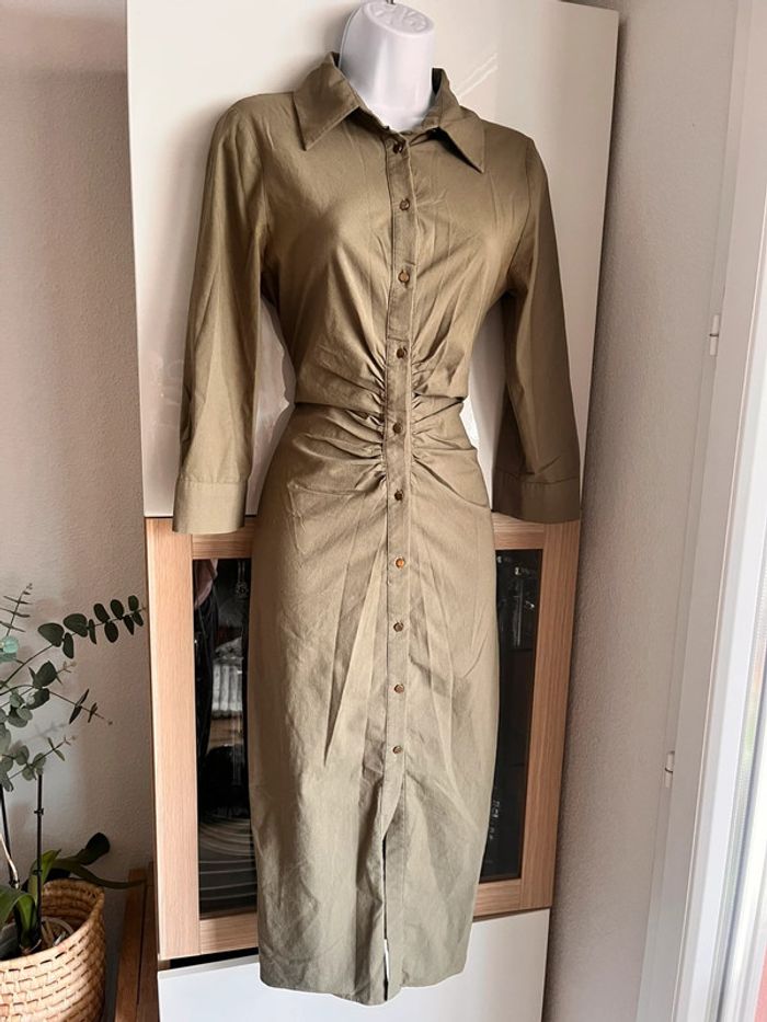 Robe cintrée Zara taille s - photo numéro 2