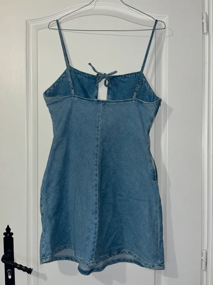 robe bershka taille M en jean - photo numéro 2