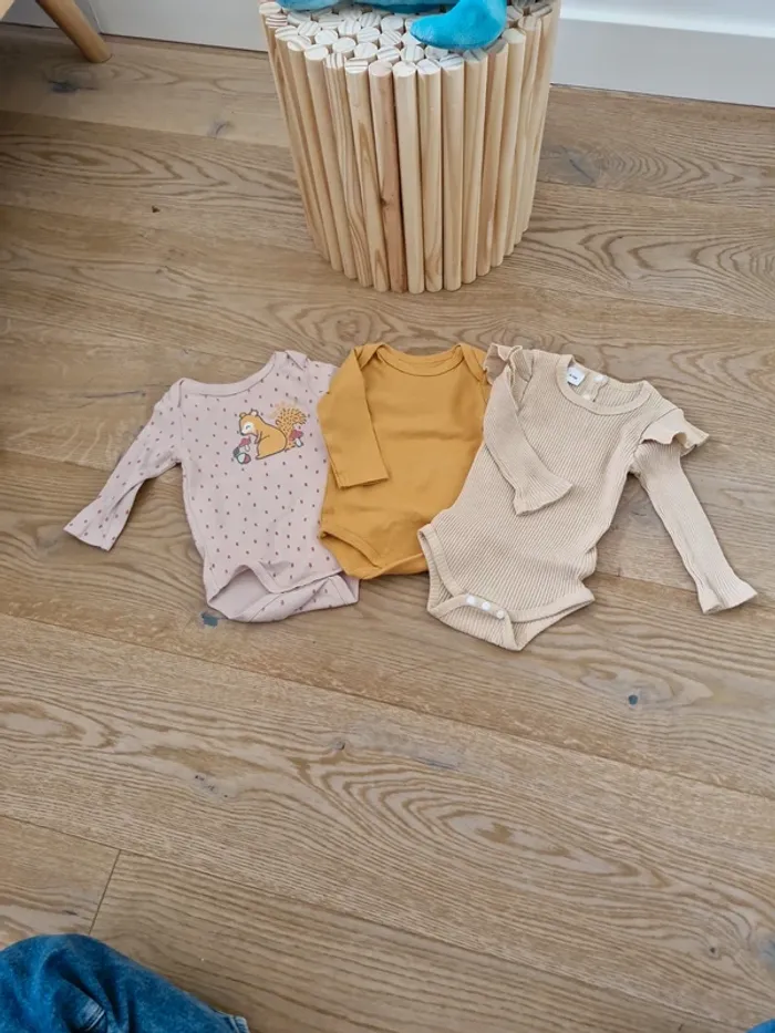 Lot de vetement bebe fille hiver taille 6 mois🌻 - photo numéro 10