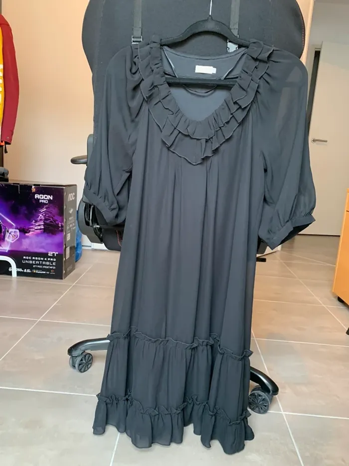 Robe fluide noire Jacqueline Riu taille 38 - photo numéro 4