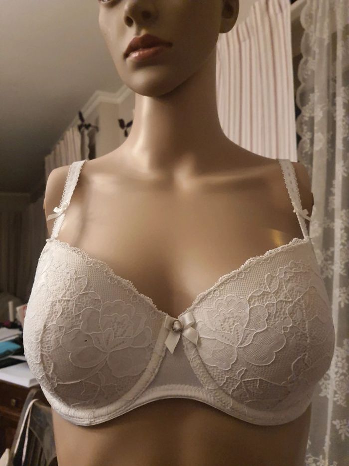 Soutiens-gorge Hunkemöller blanc fr 90D