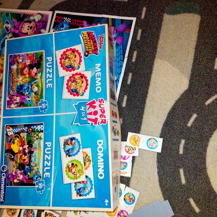 Super kit 4 en 1 deux puzzles 30 pièces, un mémo et un domino Mickey roadster racers - photo numéro 7