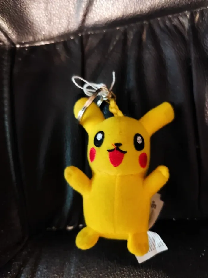 Porte cle pokemon tomy peluche