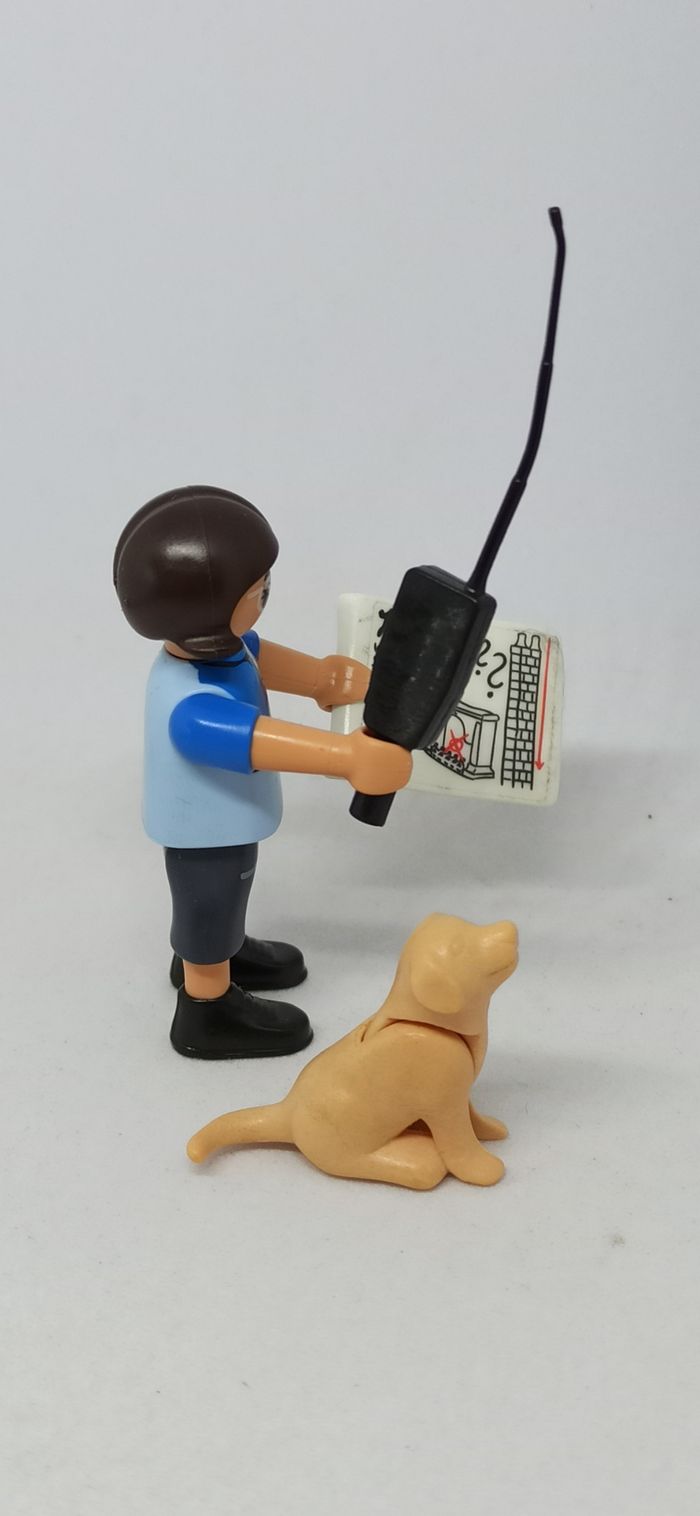 Enfant fille policière avec chiot et accessoires playmobil - photo numéro 3
