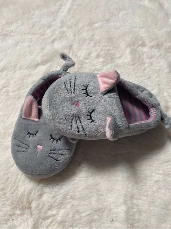 Chaussons souris gris tout doux - Taille 24 - TBE 💖 - photo numéro 5