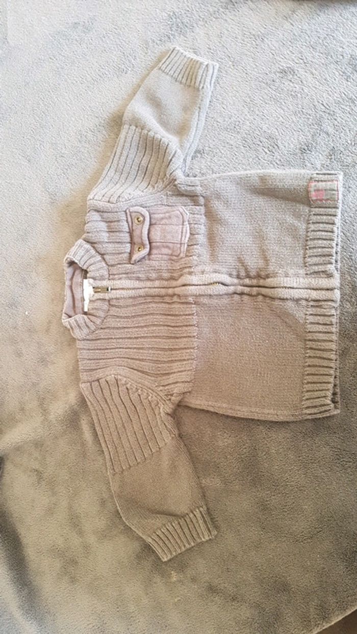 Gilet gris foncé 9 mois