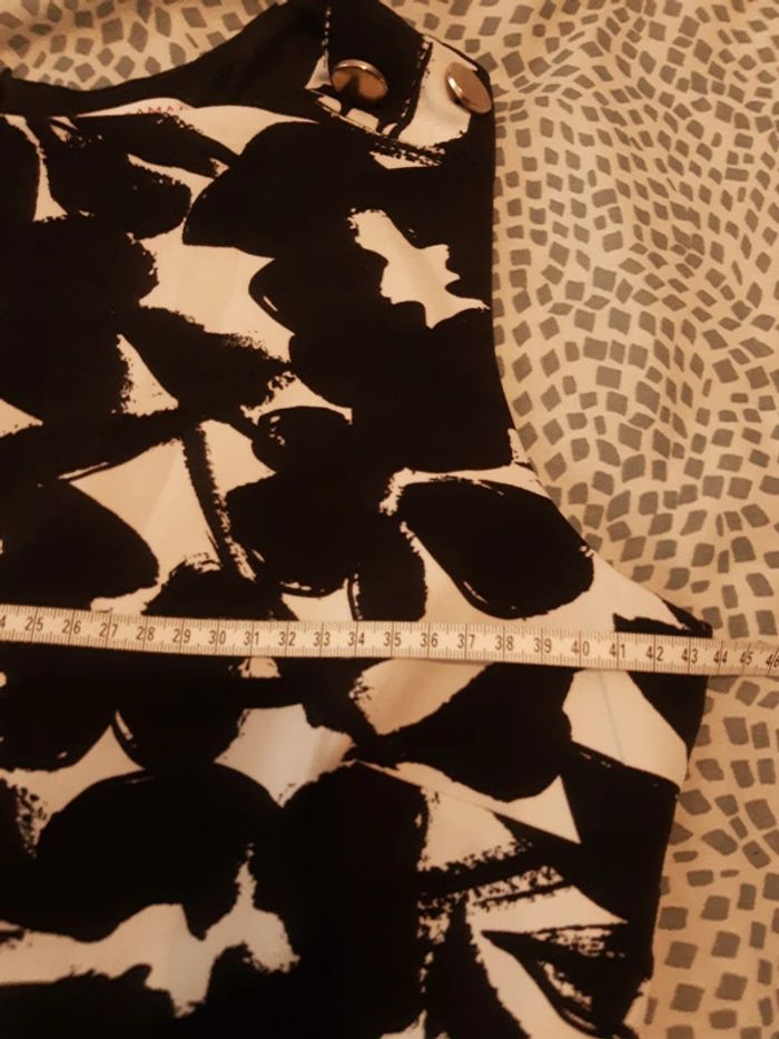 Robe chic sans manches imprimée noir et blanc Camaïeu taille 2 - photo numéro 8