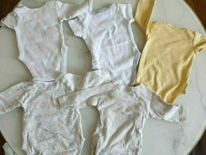 Lot de vêtements bébé 1 mois - photo numéro 4