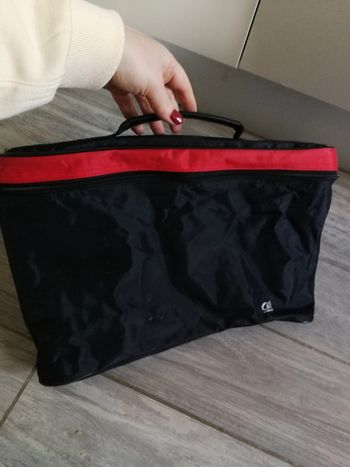 Pochette noir et rouge à zip Crédit Agricole