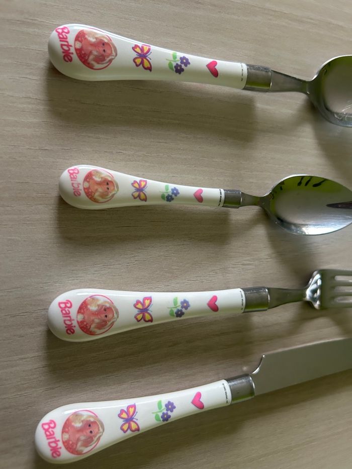 4 couverts Barbie - photo numéro 2