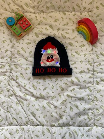 bonnet en laine bleu marine de Noël lumineux