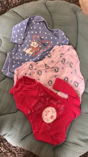 Lot 3 bodies manches longues Disney 3M