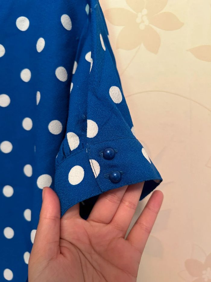 T-shirt bleu motif gros pois blanc - photo numéro 6