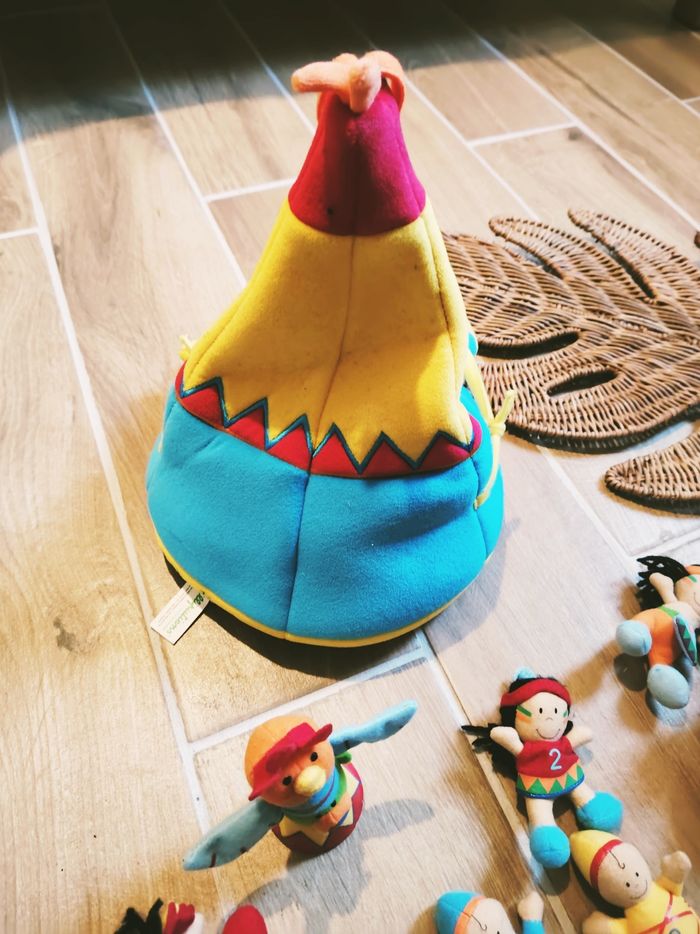 🏹Tipi et personnages/figurines Indiens numérotés en peluche marque Lilliputiens - photo numéro 3