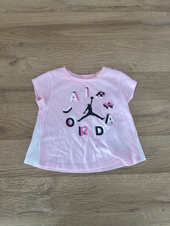 T-shirt air Jordan bébé fille taille 12 mois 