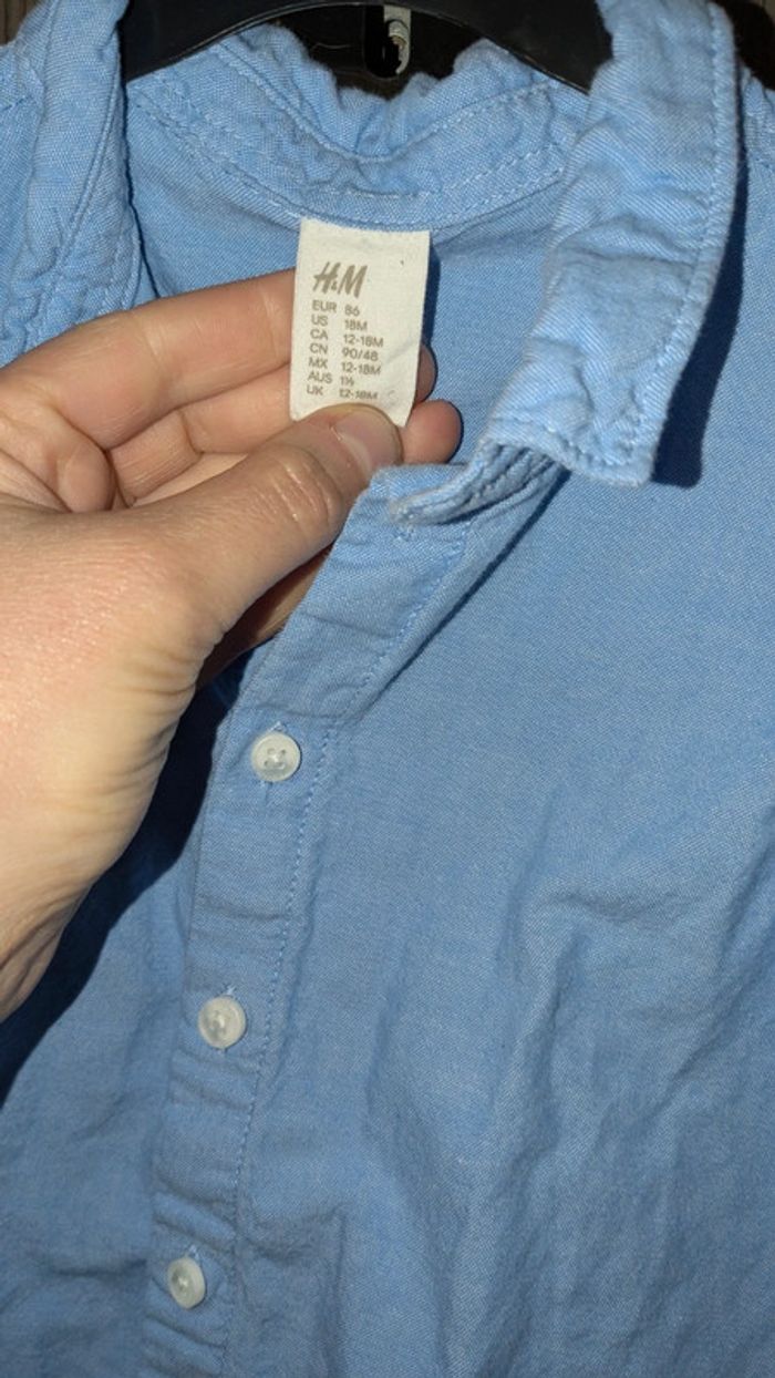 Chemise bleu ciel et pull sans manche marine - photo numéro 2