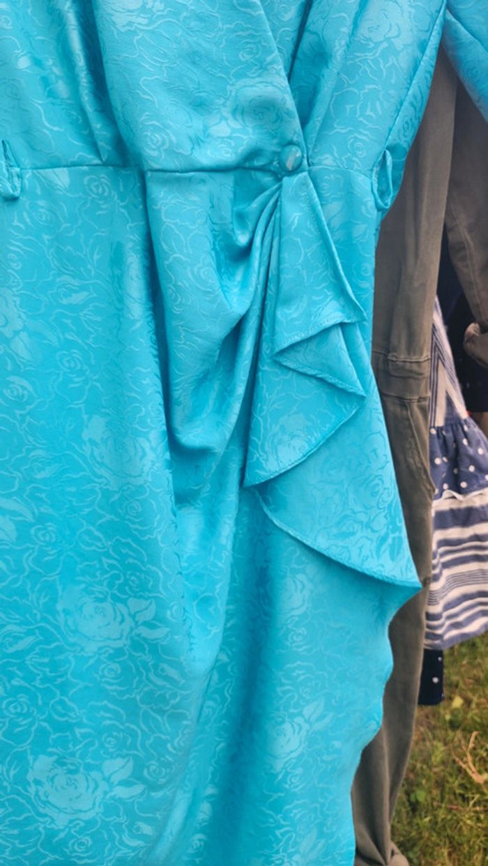 Superbe robe vintage made in France satinée - photo numéro 2