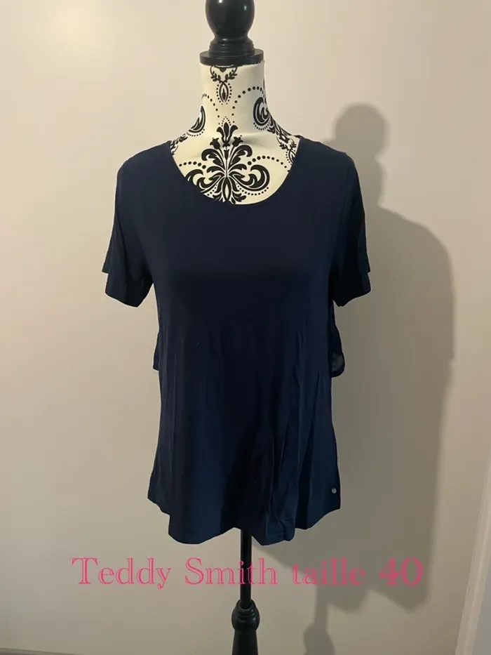 T-shirt manche courte bleu marine dos voile échancré Teddy Smith taille 40