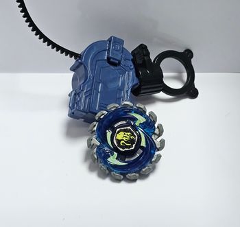 Toupie Beyblade Métal Masters Poison Virgo 