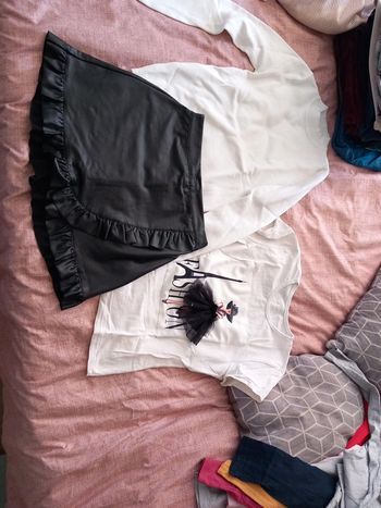 Ensemble jupe avec tee-shirt ou pull 12 ans