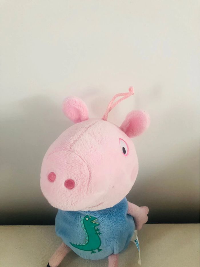 Peluche peppa pig Georges - photo numéro 4