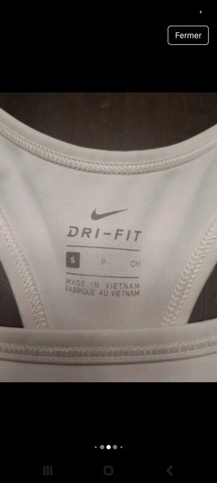 Jolie Brassière de sport blanche Nike taille S - photo numéro 11