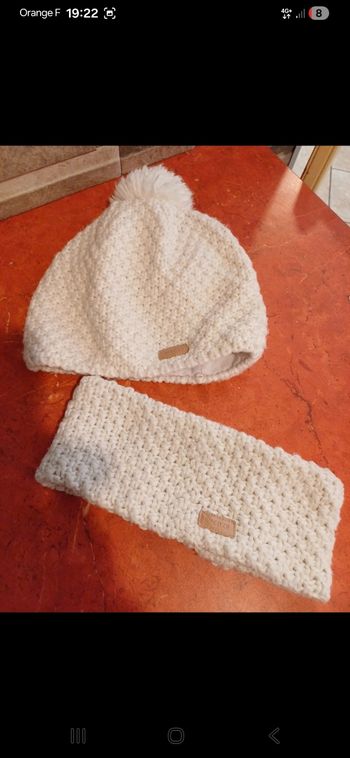 Ensemble bonnet et tour de cou taille 8 ans