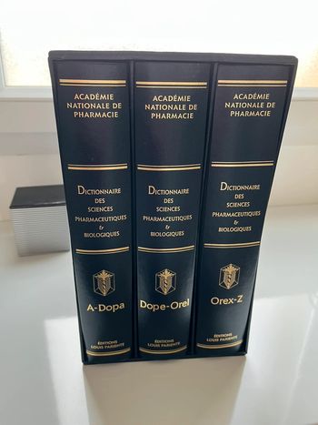 Dictionnaires des sciences pharmaceutiques & biologiques