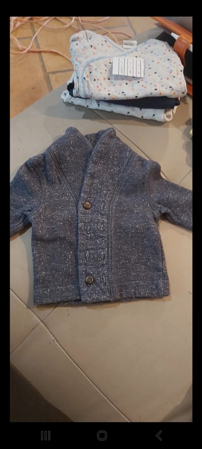 Gilet 1 mois - photo numéro 2