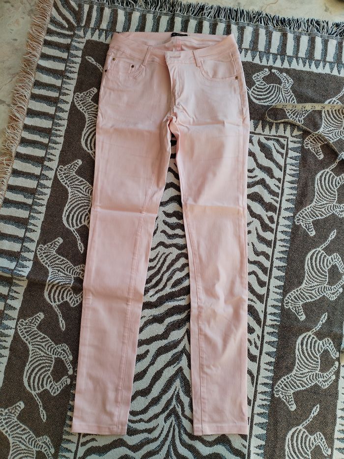 Jean rose neuf 36
