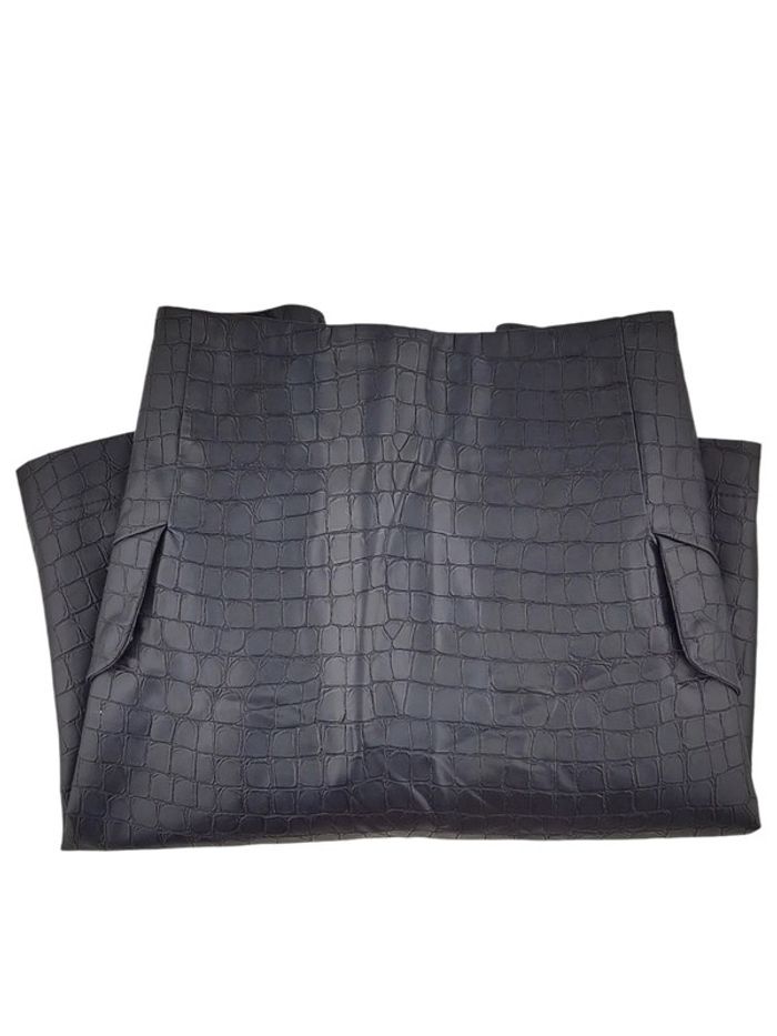 Jupe courte motif crocodile