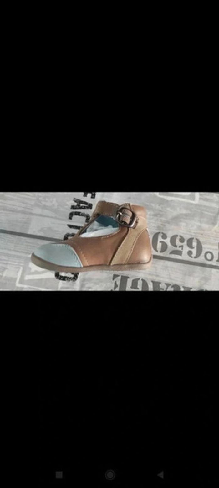 Chaussures Vertbaudet pointure 19 - photo numéro 5