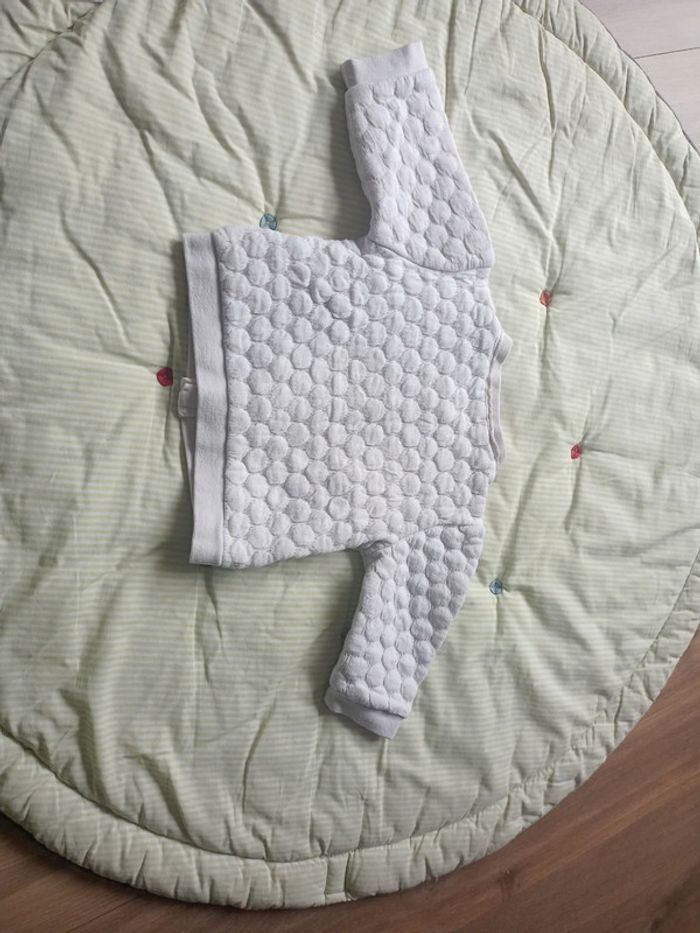 Sweat 6 mois - photo numéro 4