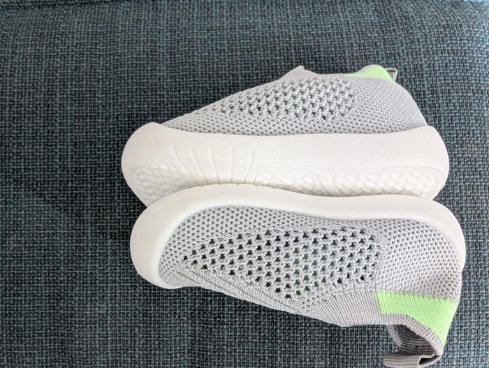 Chaussons souples comme neuf (erreur de pointure) - photo numéro 2