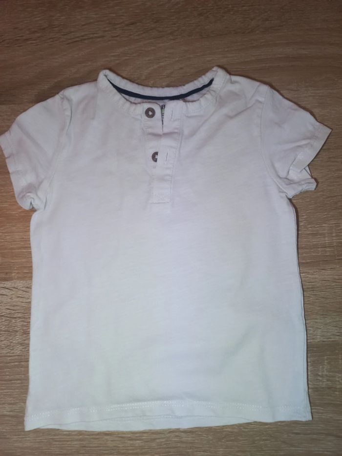 Vends t-shirt manches courtes 24 mois