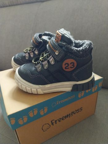 Chaussures montantes fourrées  T.19