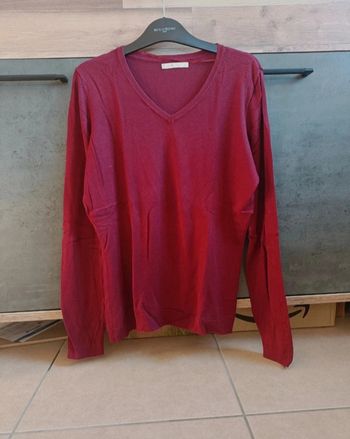 Jolie pull bordeaux/rouge