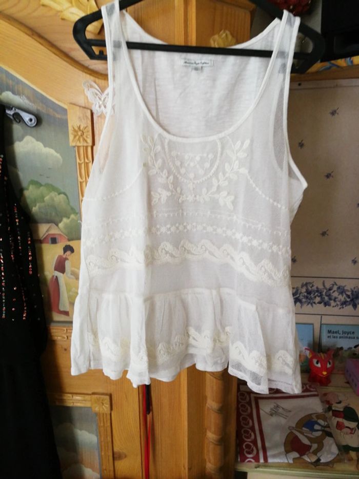 Jolie haut en dentelle