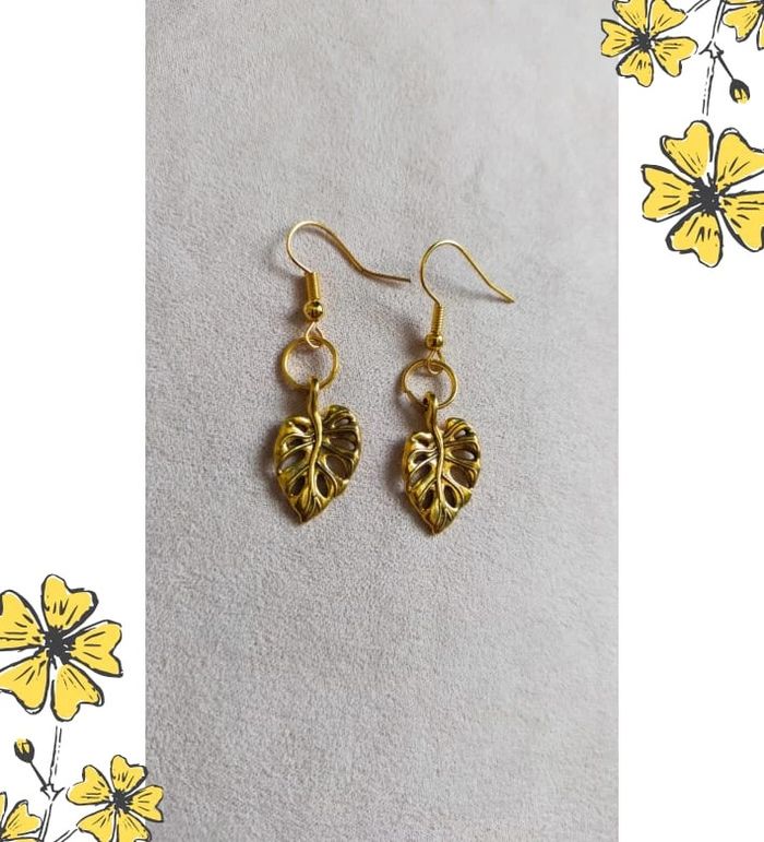 Boucles d’oreilles dorées – Feuille Monstera - photo numéro 3