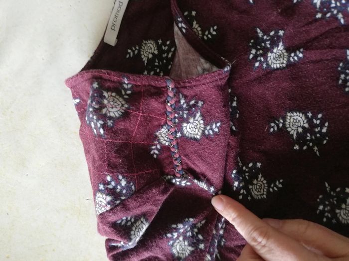 Top manches longues Promod bordeaux à motifs t. 38/40? - photo numéro 7