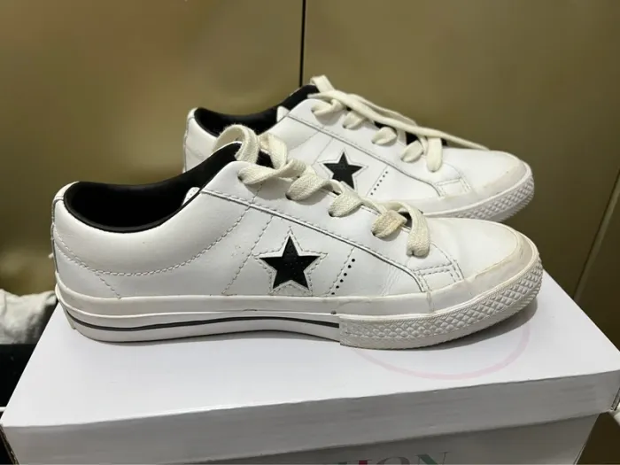 Converse blanche