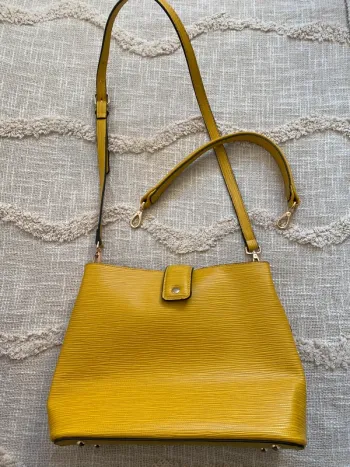 Sac à main jaune moutarde  tom&eva